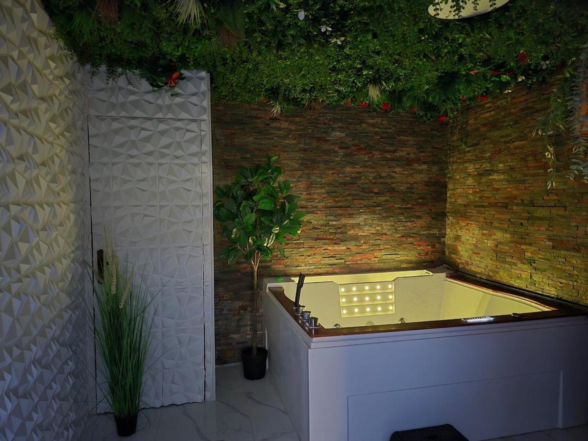 Appartement Les Bulles Medievales-spa-sauna *